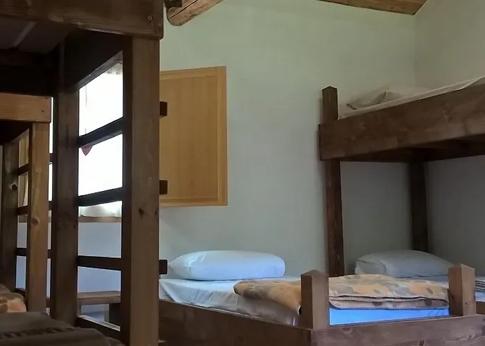 Rifugio Casermette Del Monte Penna Hotell Tornolo