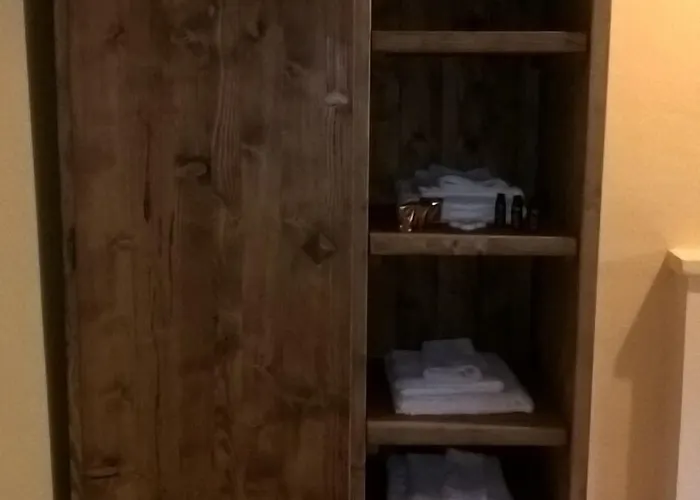 Rifugio Casermette Del Monte Penna Hotell Tornolo